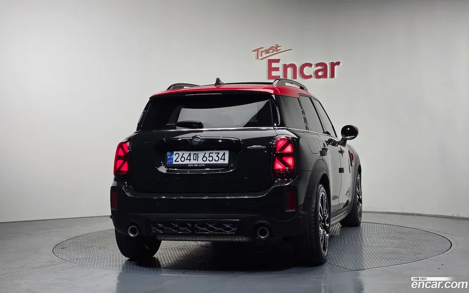 MINI Cooper S Countryman JCW 2023 — миниатюра 4