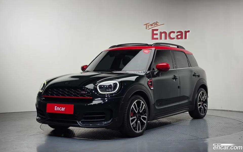 MINI Cooper S Countryman JCW 2023 — фото 1, купить с доставкой в Москву