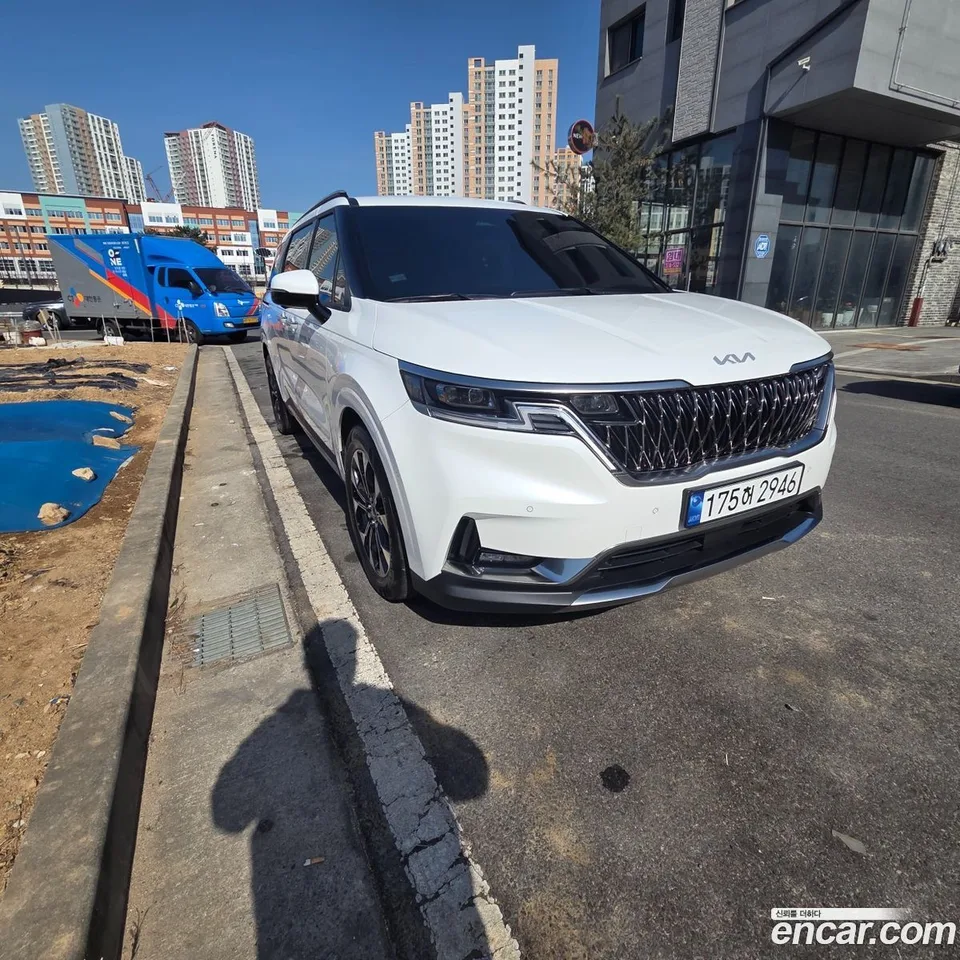 Kia Carnival 9 2023 — фото 1, купить с доставкой в Москву