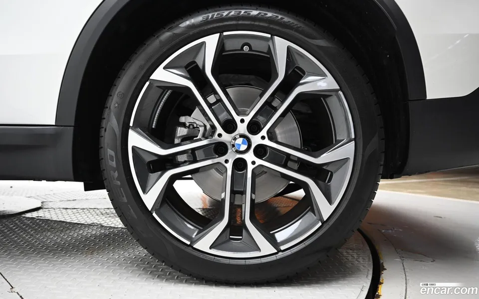 BMW X5 xDrive 40i xLine 2025 — миниатюра 2