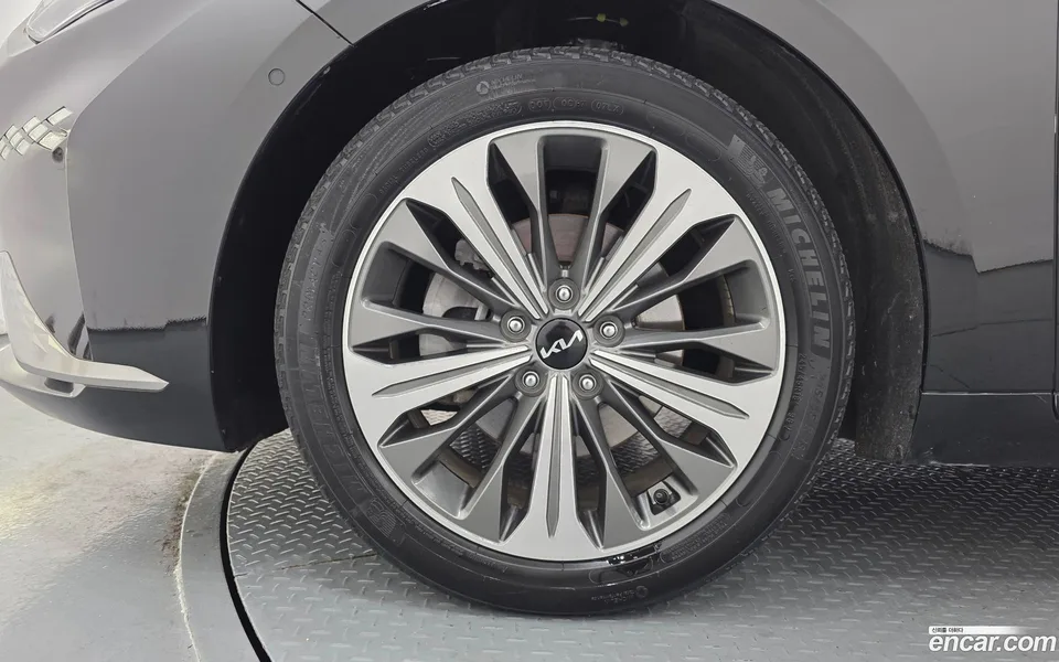 Kia K8 Hybrid 2023 — миниатюра 5