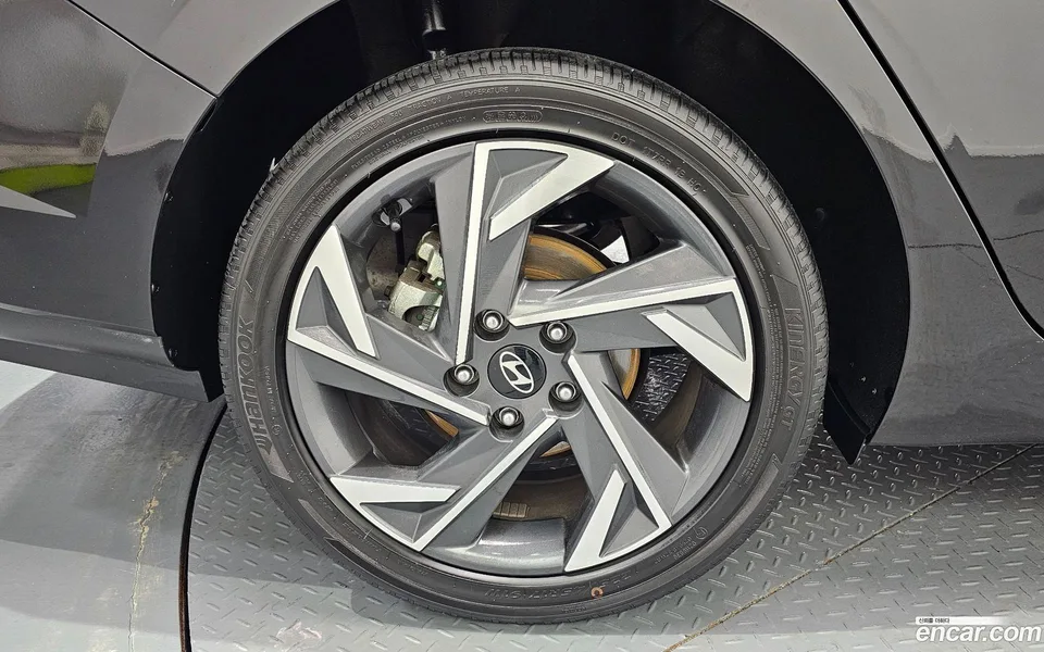 Hyundai Avante CN7 1.6 2023 — миниатюра 2