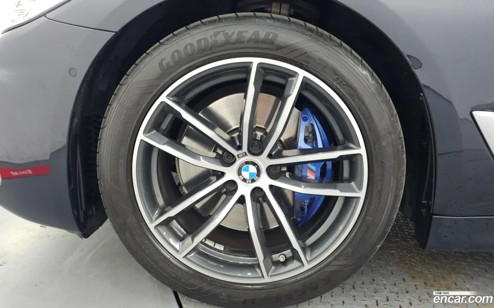 BMW 5 Series 520i M 2023 — миниатюра 2