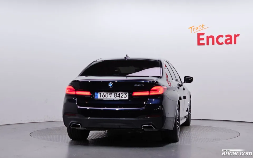 BMW 5 Series 520i M 2023 — миниатюра 4