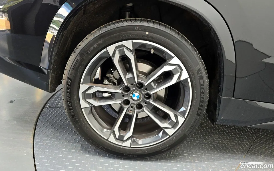 BMW X1 xDrive 20i M 2025 — миниатюра 5