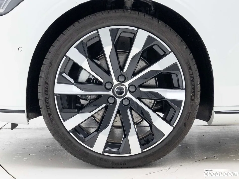 Volvo S90 B5 2025 — миниатюра 2