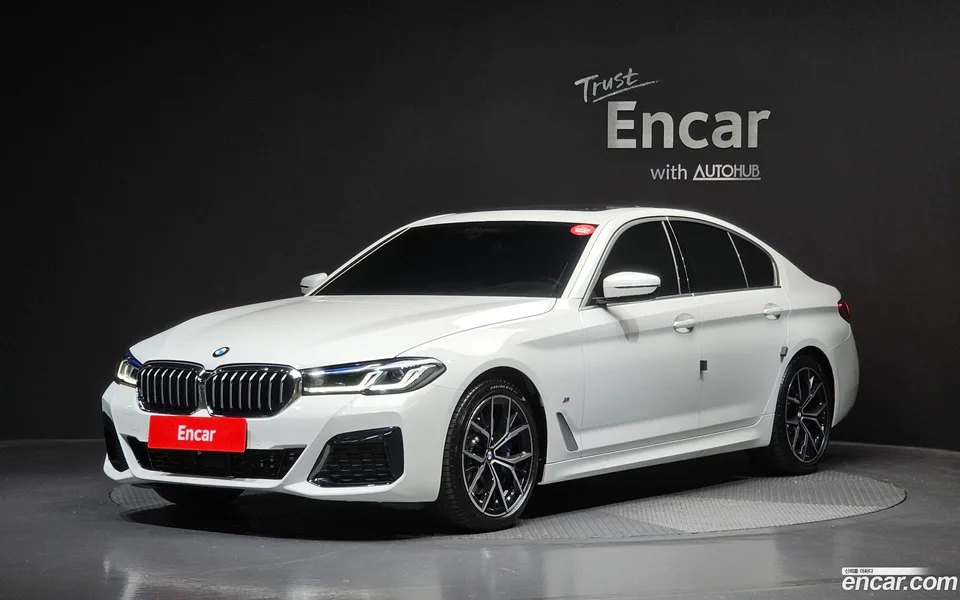 BMW 5 Series 530i M 2023 — фото 1, купить с доставкой в Москву