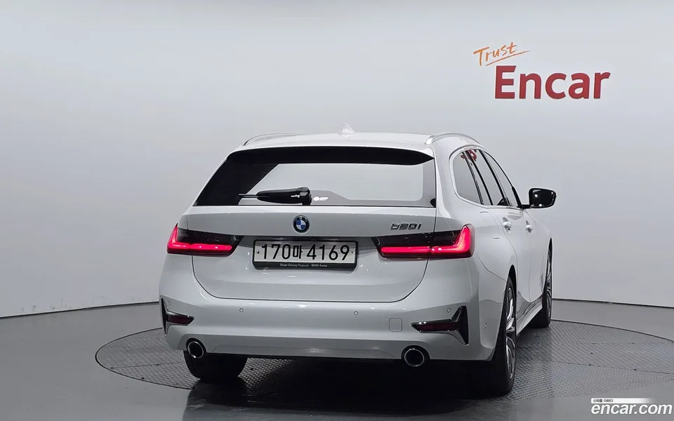 BMW 3 Series 320i 2022 — миниатюра 4