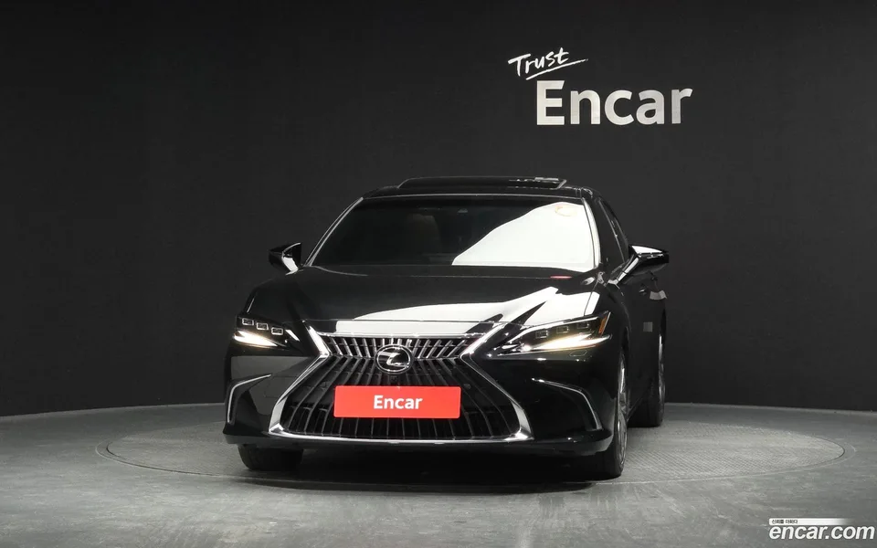 Lexus ES 300h 2023 — миниатюра 3