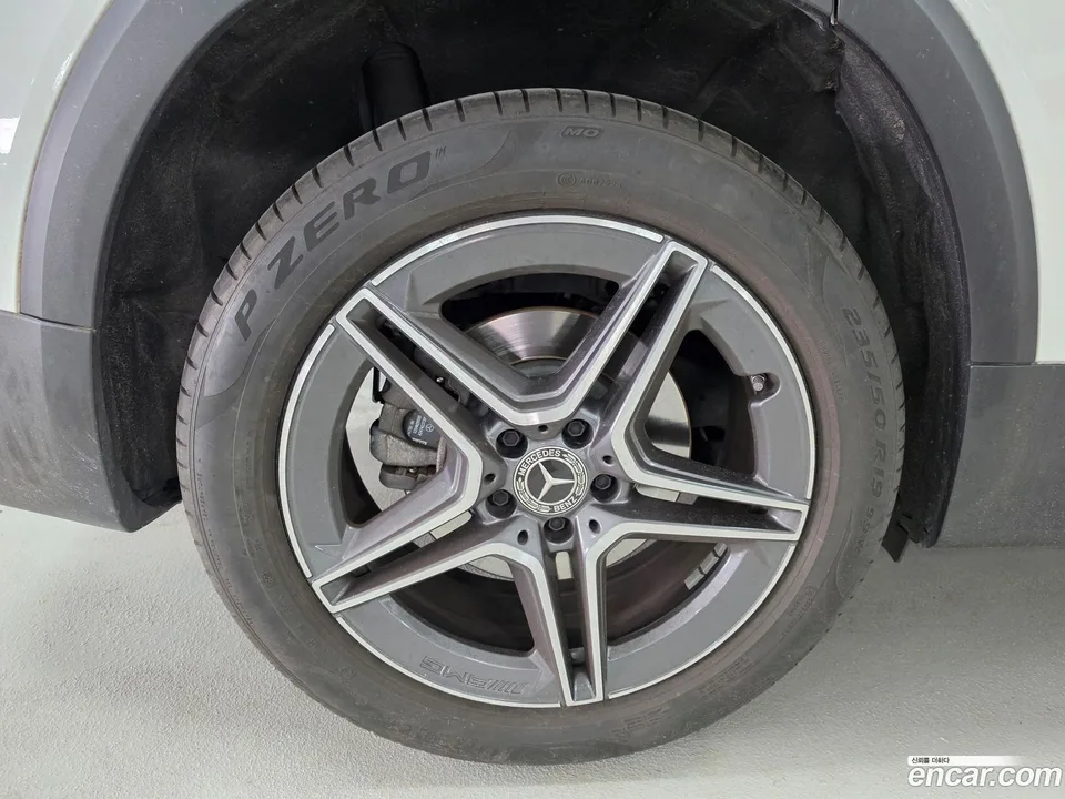 Mercedes-Benz GLB-Class GLB250 4MATIC 2023 — миниатюра 5