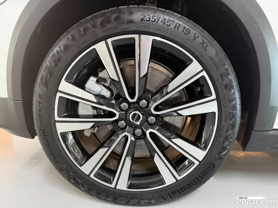 Volvo V60 Cross Country B5 AWD 2025 — миниатюра 2