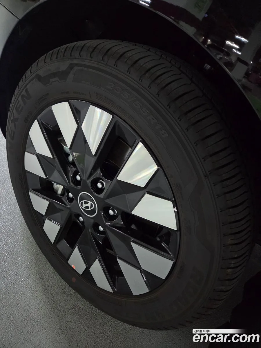 Hyundai Staria 4WD 7 2025 — миниатюра 2