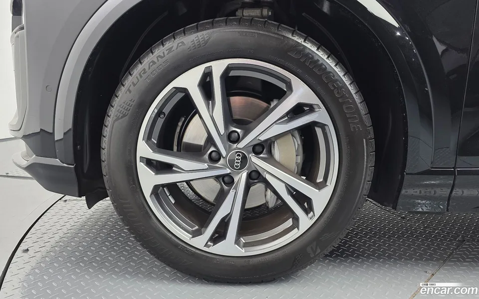 Audi Q6 e- 2025 — миниатюра 2