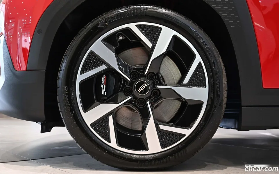 MINI Aceman E 2025 — миниатюра 2