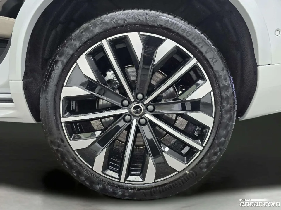 Volvo XC90 B6 2025 — миниатюра 5