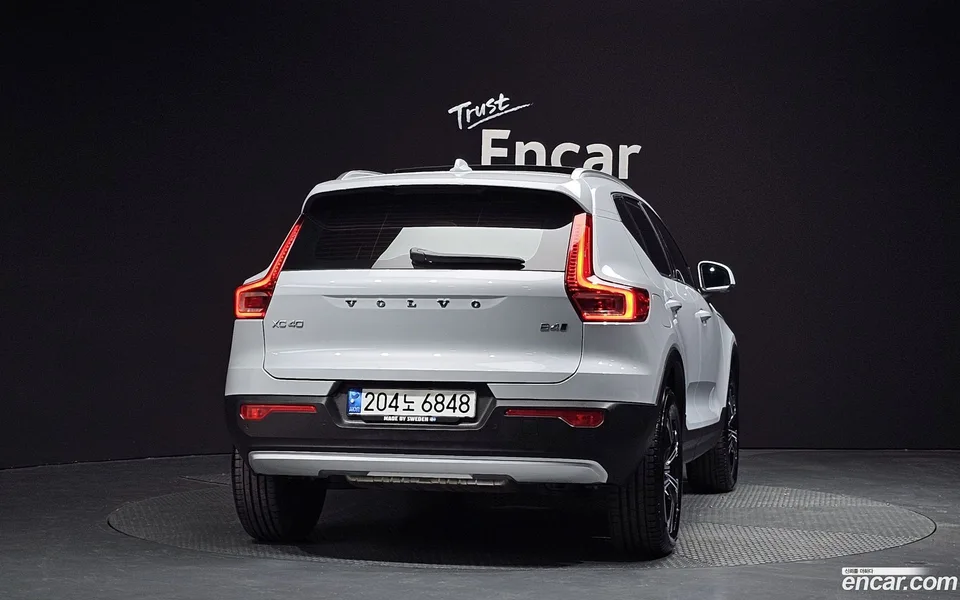 Volvo XC40 B4 2022 — миниатюра 4