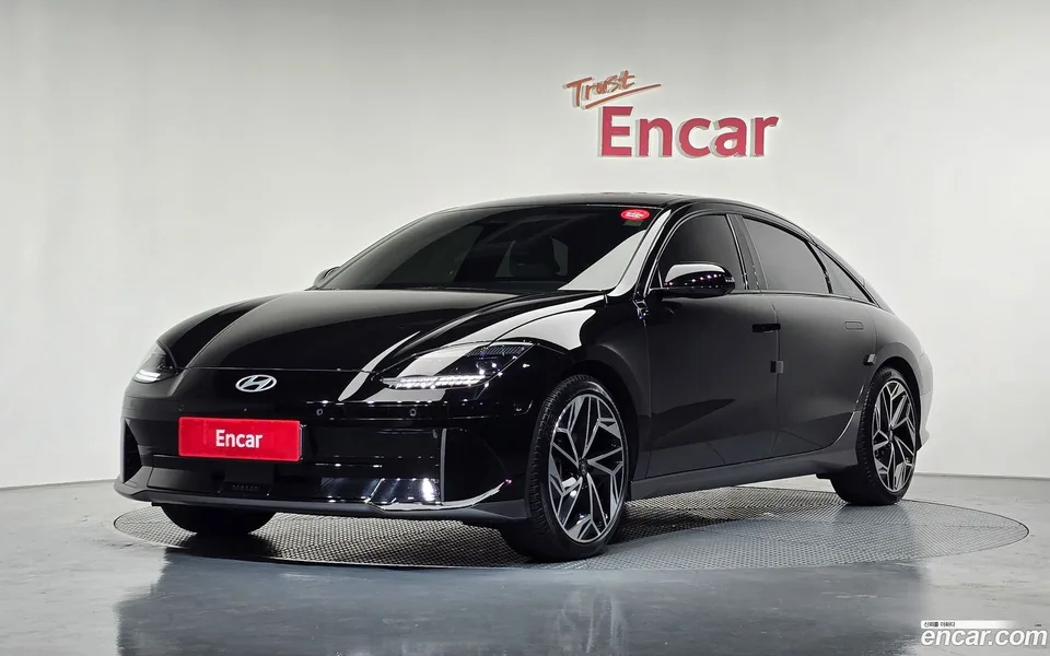 Hyundai Ioniq 6 2023 — фото 1, купить с доставкой в Москву