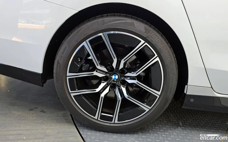BMW 7 Series 740d xDrive M 2024 — миниатюра 2