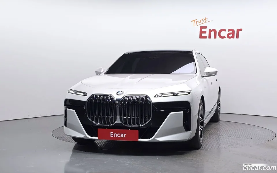 BMW 7 Series 740d xDrive M 2024 — миниатюра 3