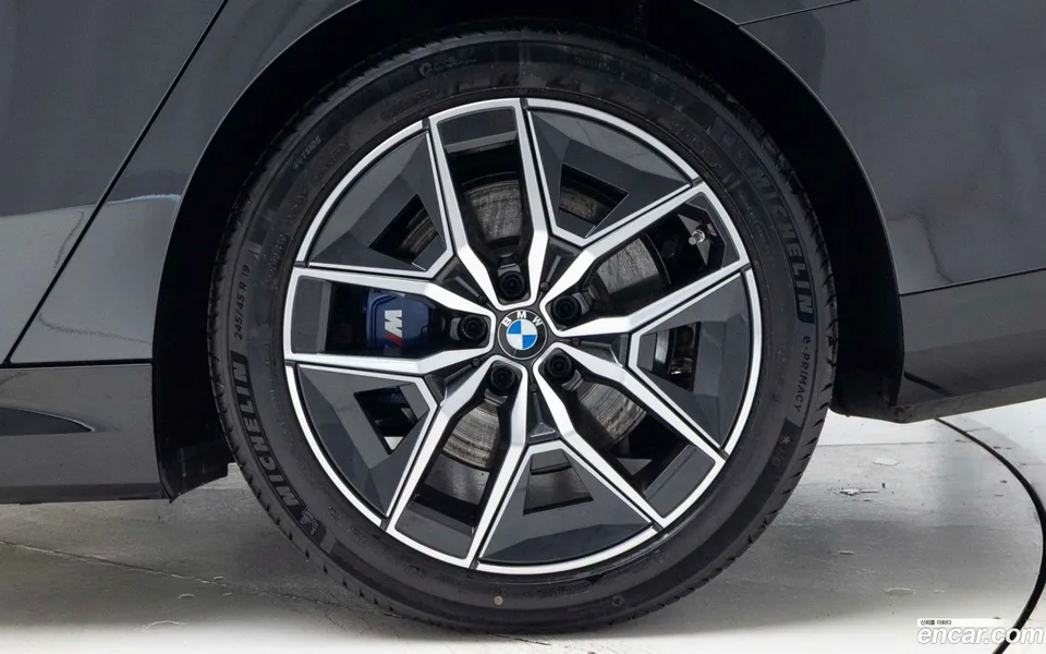 BMW i5 xDrive 40 M 2025 — миниатюра 2