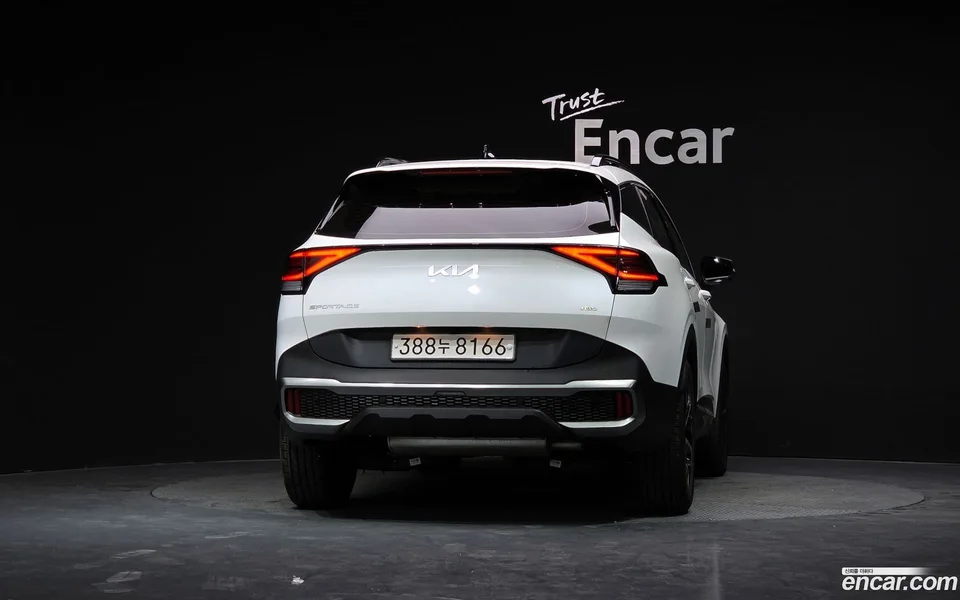 Kia Sportage Hybrid 2WD 2023 — миниатюра 4