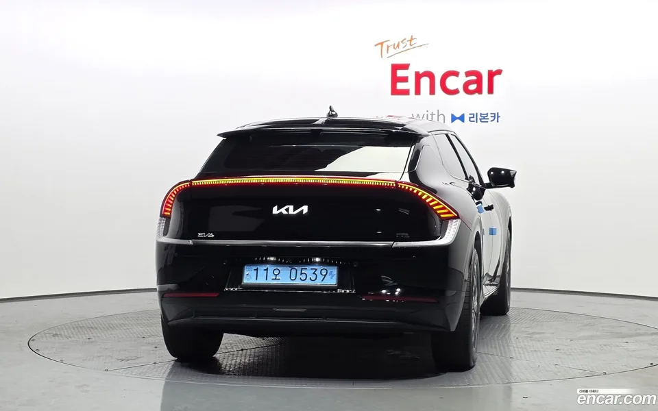 Kia EV6 2023 — миниатюра 4