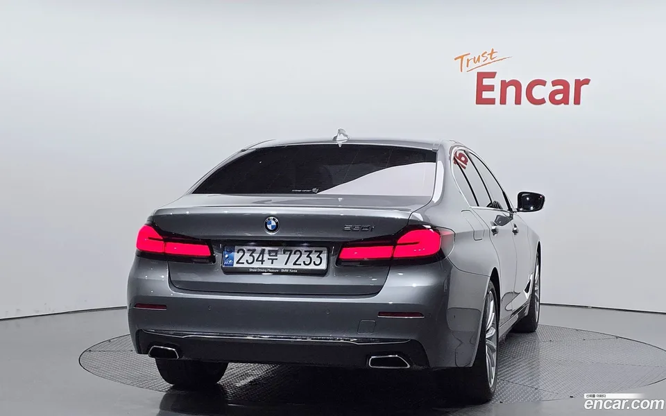 BMW 5 Series 530i 2023 — миниатюра 4