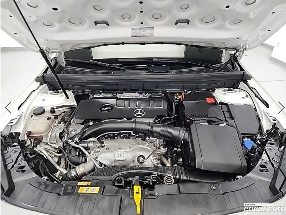 Mercedes-Benz GLB-Class GLB250 4MATIC 2022 — миниатюра 2