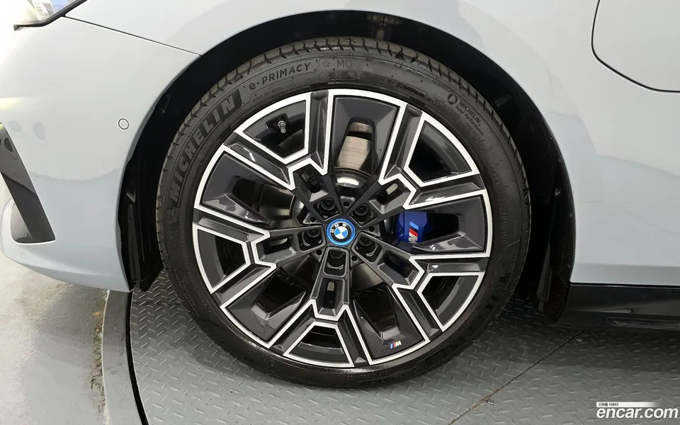 BMW 5 Series 530e M 2025 — миниатюра 2