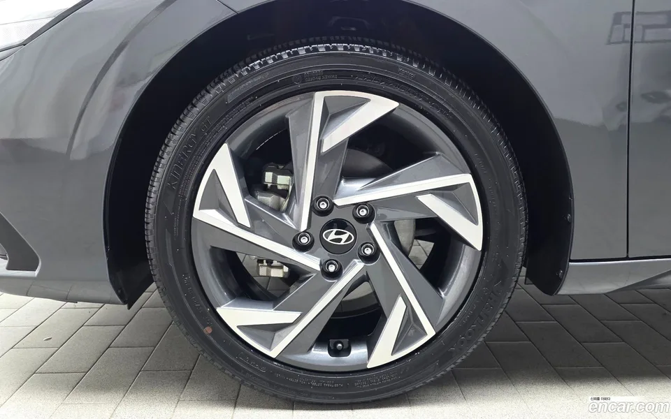 Hyundai Avante CN7 1.6 2023 — миниатюра 2