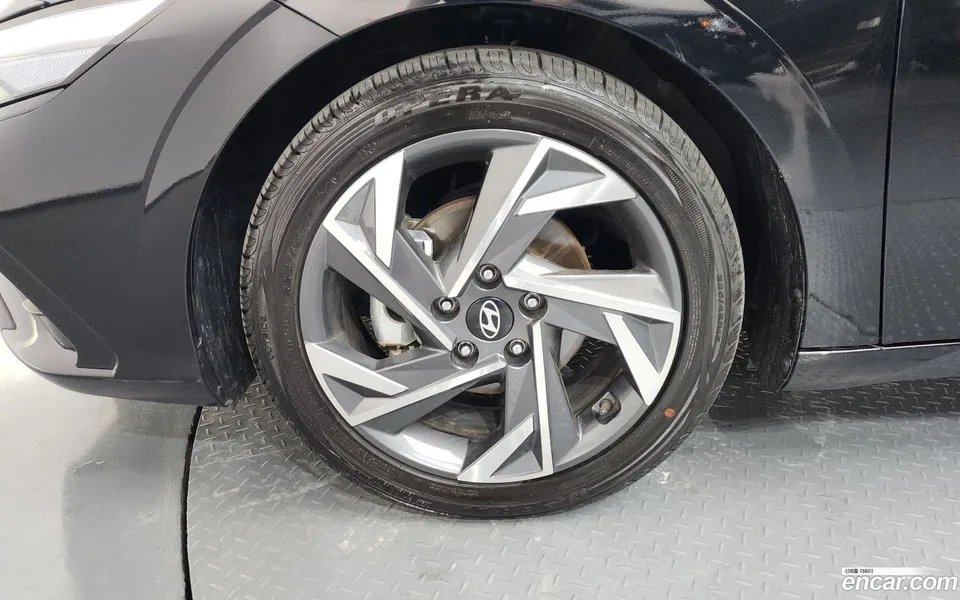 Hyundai Avante CN7 1.6 2024 — миниатюра 2