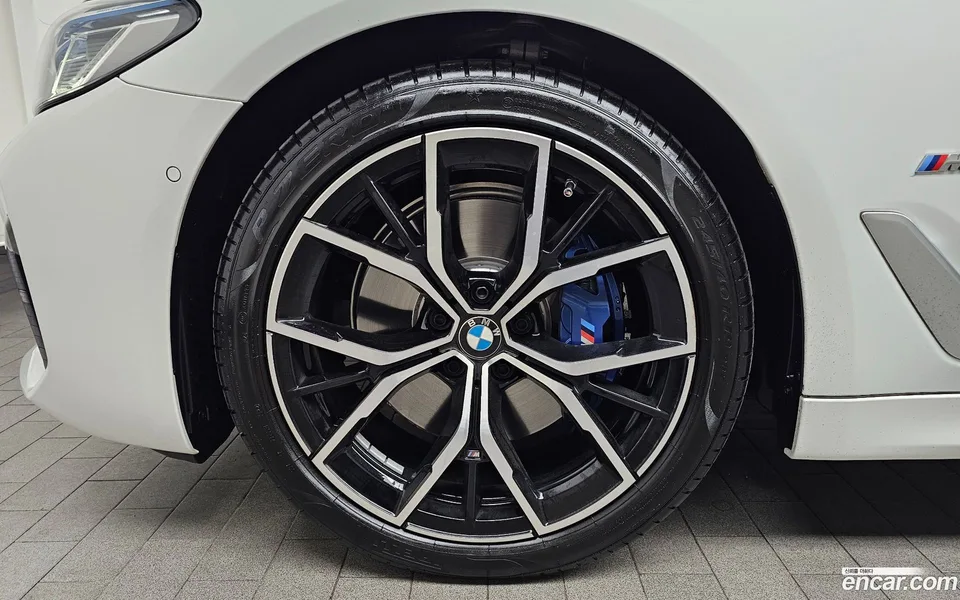 BMW 5 Series 530i M 2023 — миниатюра 2