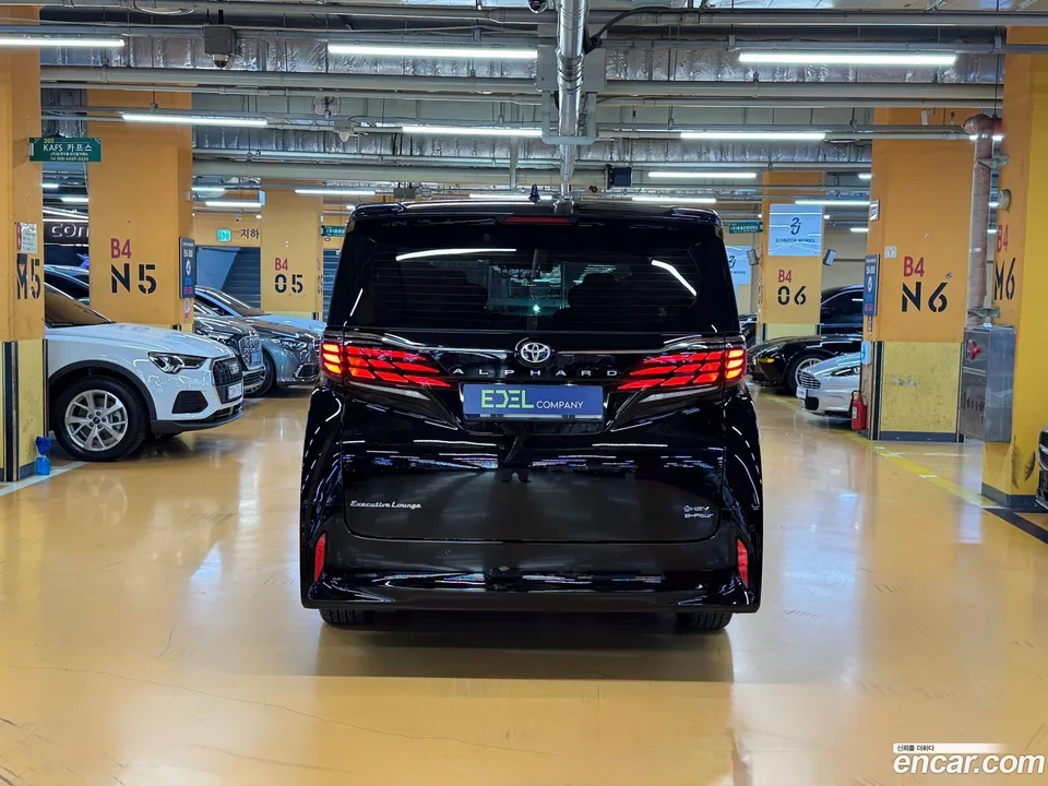 Toyota Alphard 2.5 HEV AWD 2024 — миниатюра 5