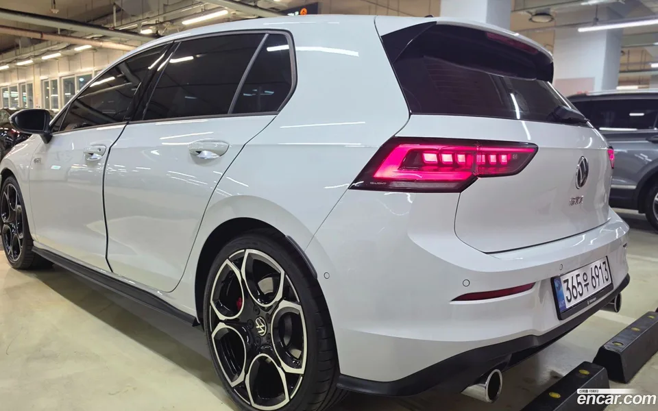 Volkswagen Golf 2.0 GTI 2025 — миниатюра 4