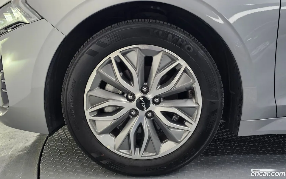 Kia K5 Hybrid 2023 — миниатюра 2