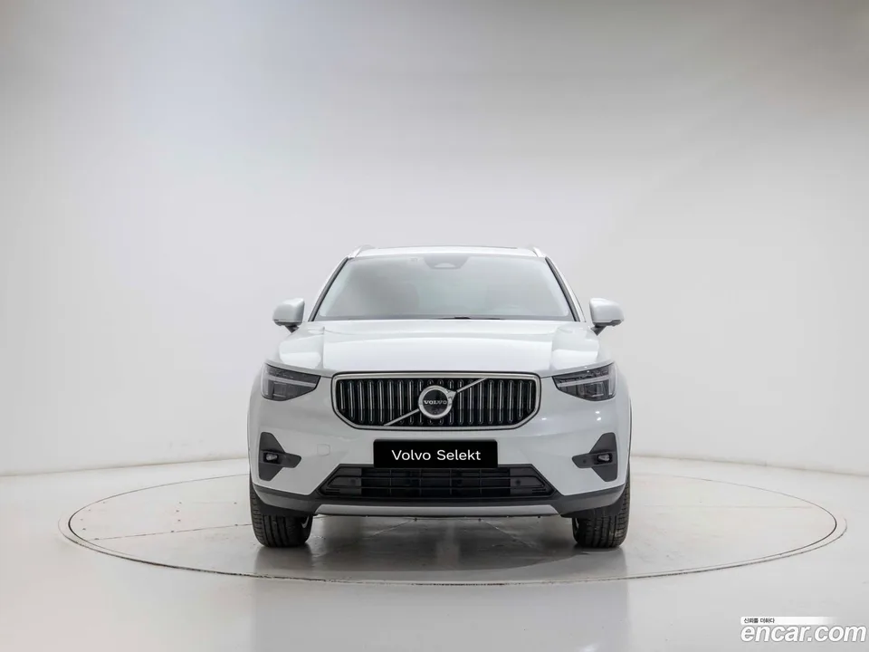 Volvo XC40 B4 2026 — миниатюра 3