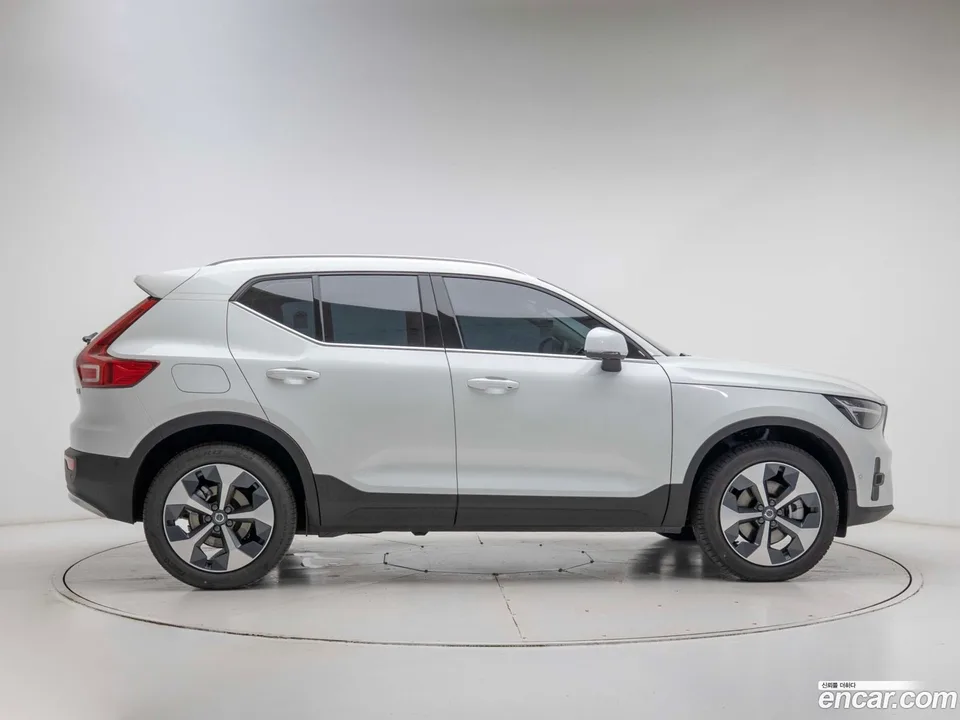 Volvo XC40 B4 2026 — миниатюра 4