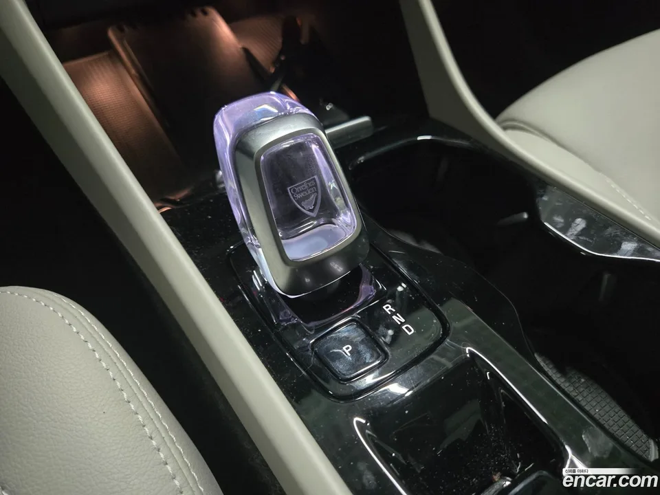 Volvo XC40 B4 2025 — миниатюра 3