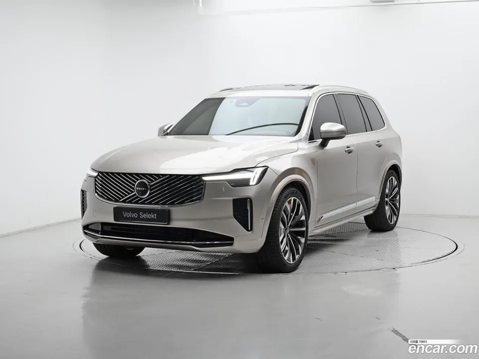 Volvo XC90 B6 2026 — фото 1, купить с доставкой в Москву