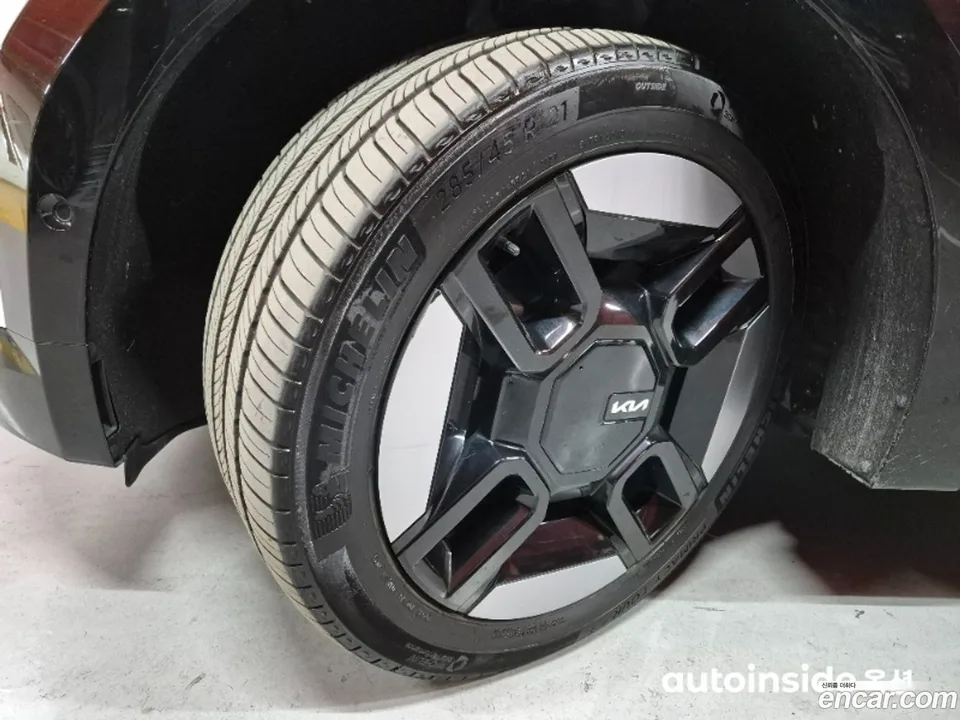 Kia EV9 4WD 2023 — миниатюра 2