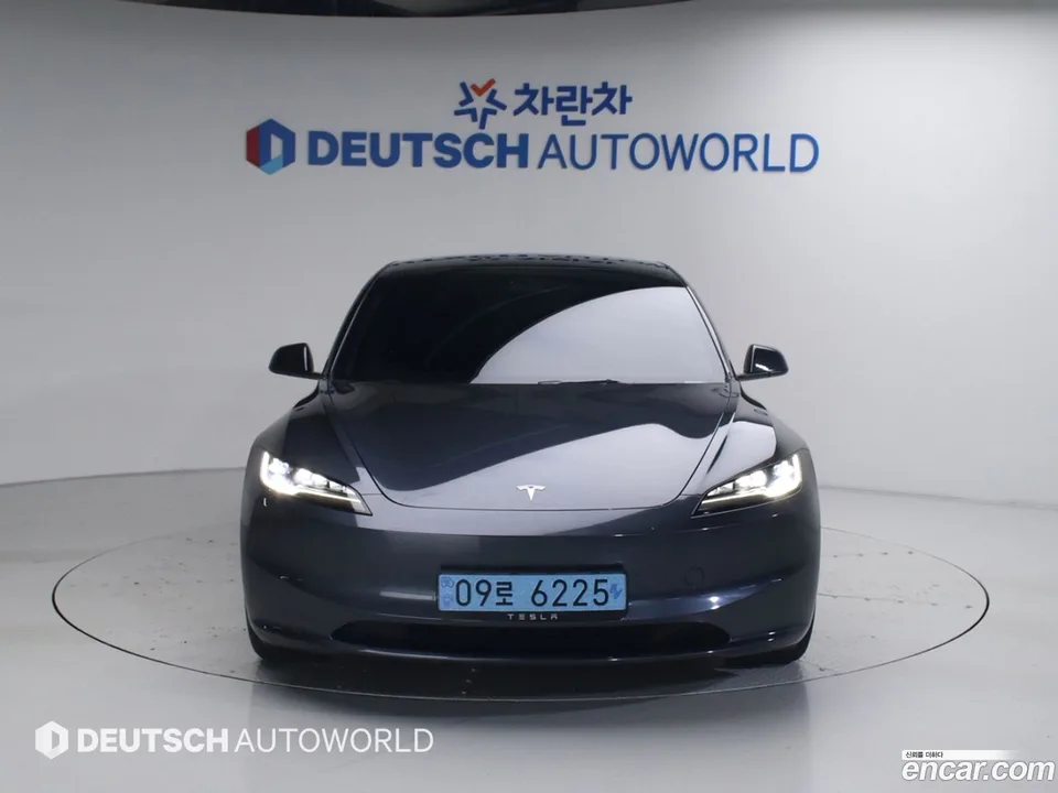 Tesla Model 3 AWD 2024 — миниатюра 3