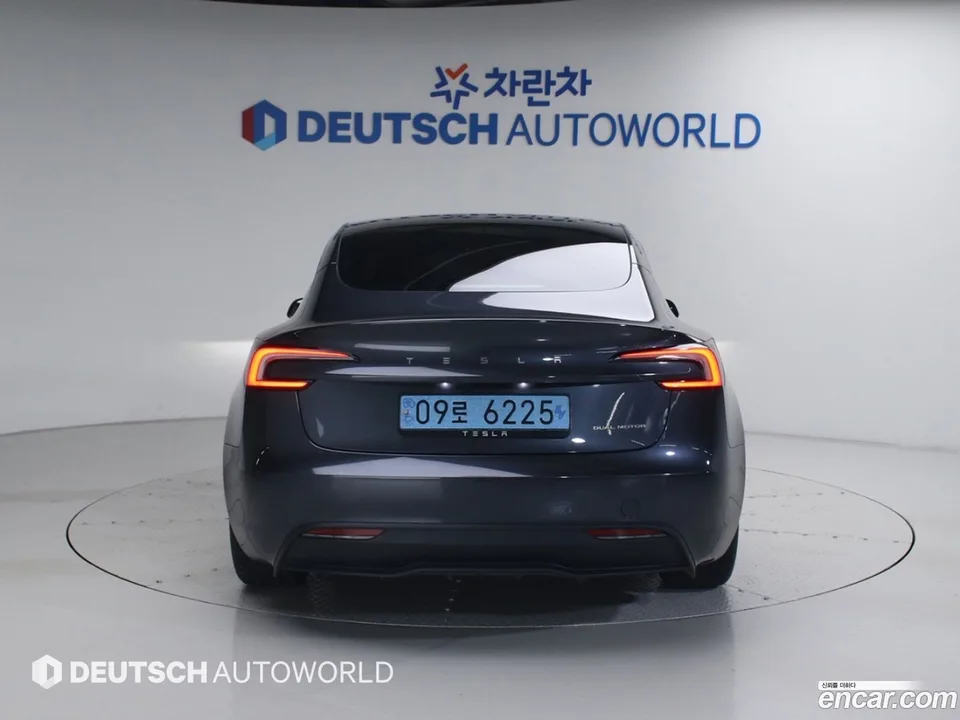 Tesla Model 3 AWD 2024 — миниатюра 4