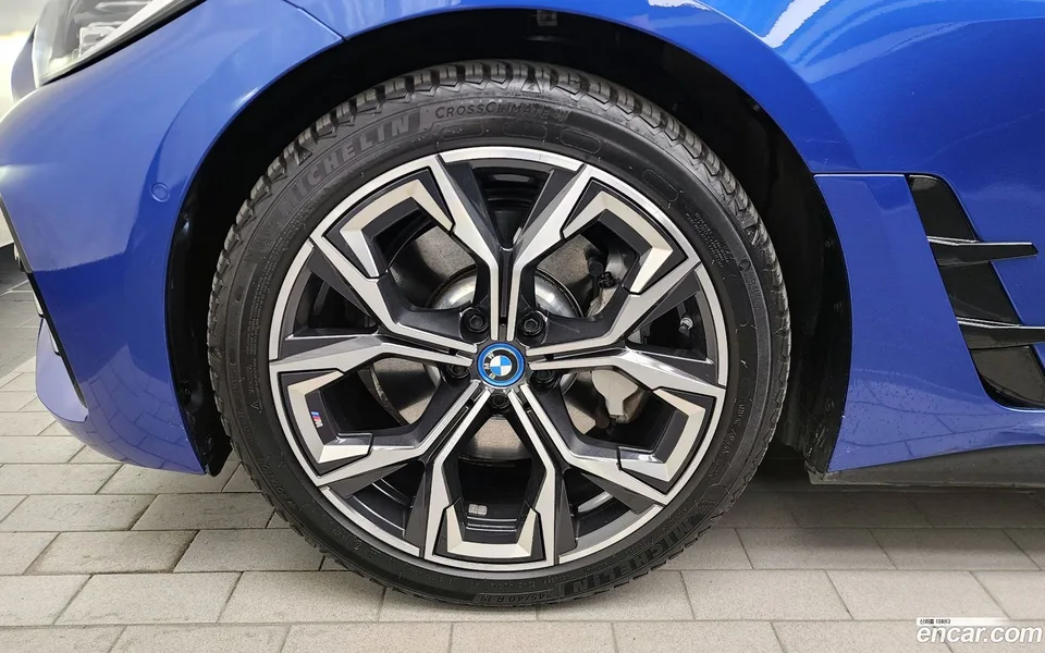 BMW i4 eDrive40 M 2022 — миниатюра 5