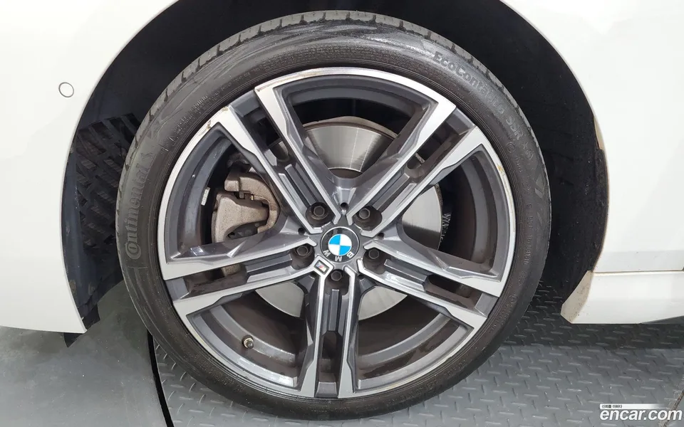BMW 2 Series Gran Coupe 220i M 2023 — миниатюра 5