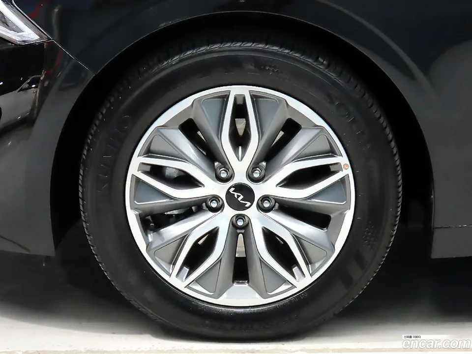Kia K5 Hybrid 2023 — миниатюра 2