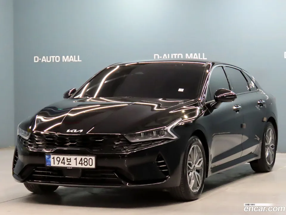 Kia K5 Hybrid 2023 — фото 1, купить с доставкой в Москву