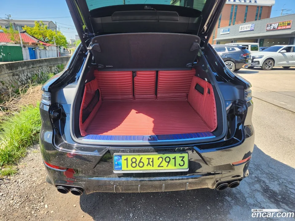 Porsche Cayenne 4.0 GTS 2025 — миниатюра 2