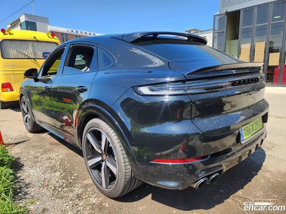 Porsche Cayenne 4.0 GTS 2025 — миниатюра 3