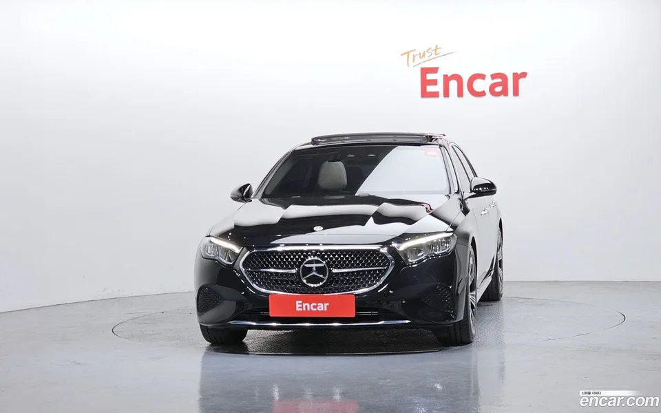Mercedes-Benz E-Class E200 2025 — миниатюра 3
