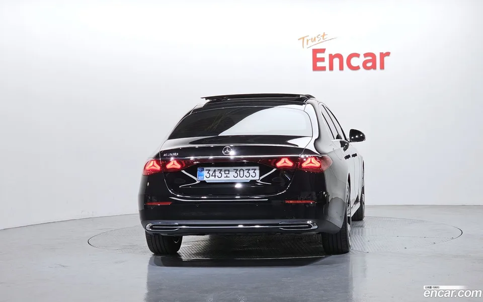 Mercedes-Benz E-Class E200 2025 — миниатюра 4